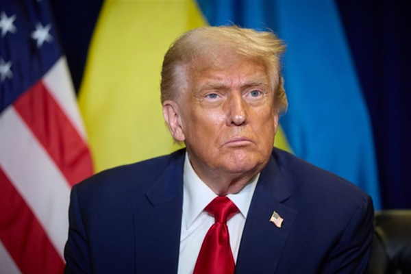 Trump’tan Yüksek Mahkeme’ye “Lisans Ücreti” tepkisi